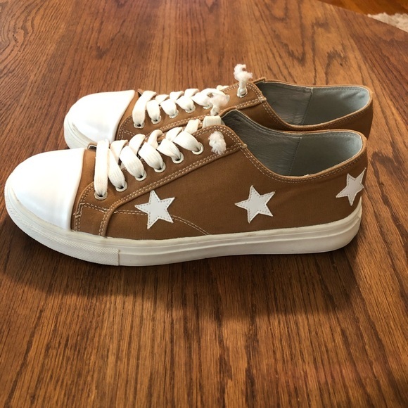 Dark mustard colored tennis shoes with white stars EUC size 40 = 91/2 - Picture 3 of 7